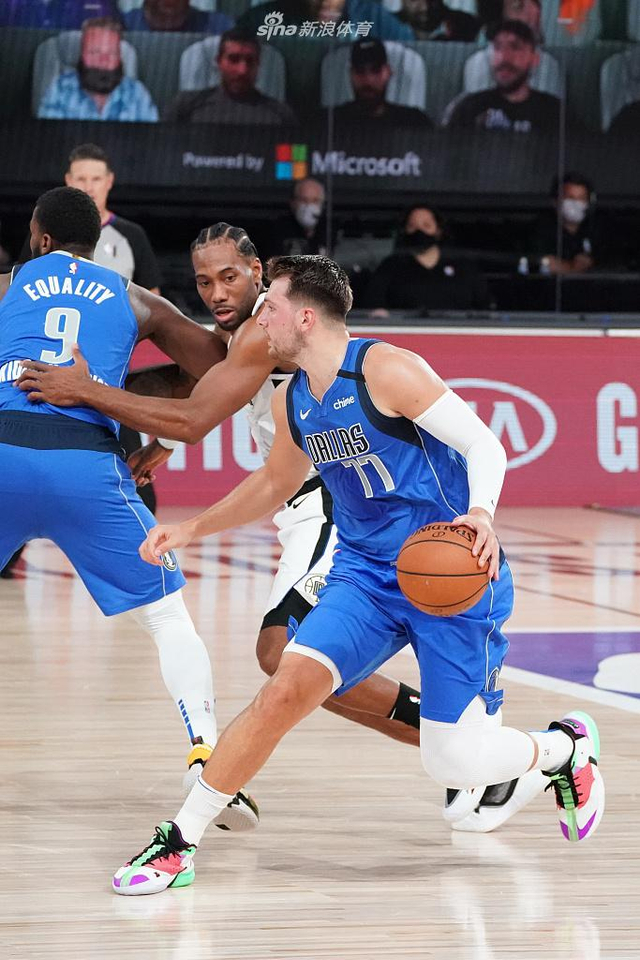 在高燃油负 在高燃油负