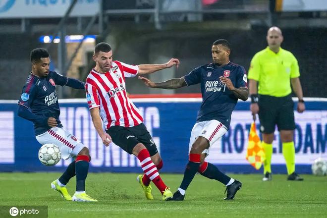 留队续约与 留队续约与